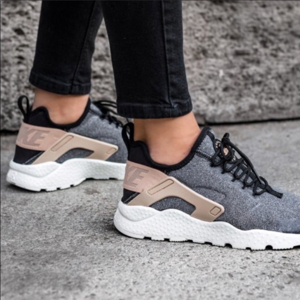 Nike Air Huarache Run Ultra SE Size 6.5